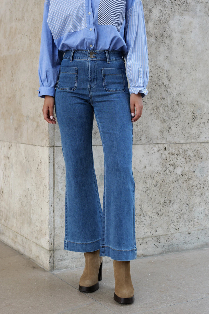 ELENETTE - Flared Jeans - Medium Blue