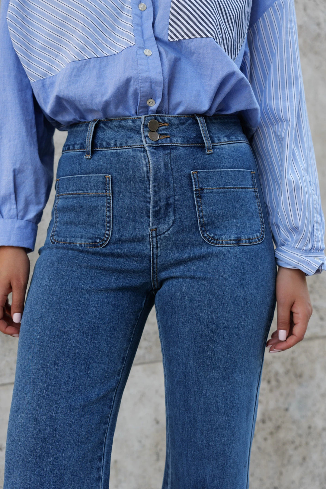 ELENETTE - Flared Jeans - Medium Blue