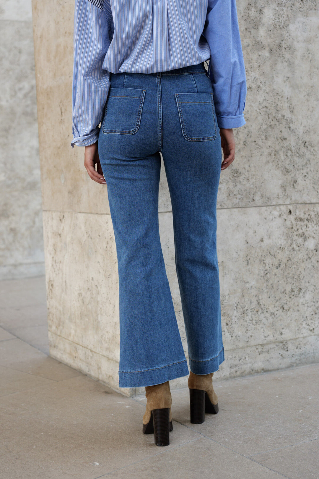 ELENETTE - Flared Jeans - Medium Blue