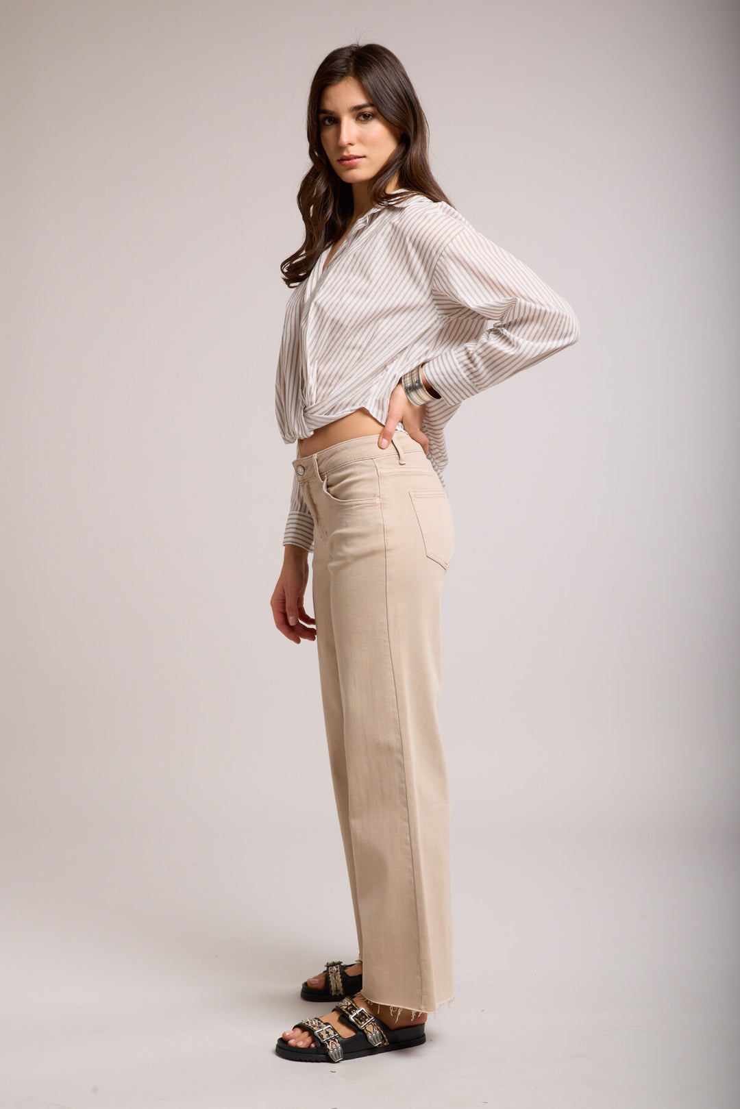 ANNIE - Cropped Flared Jeans - Beige