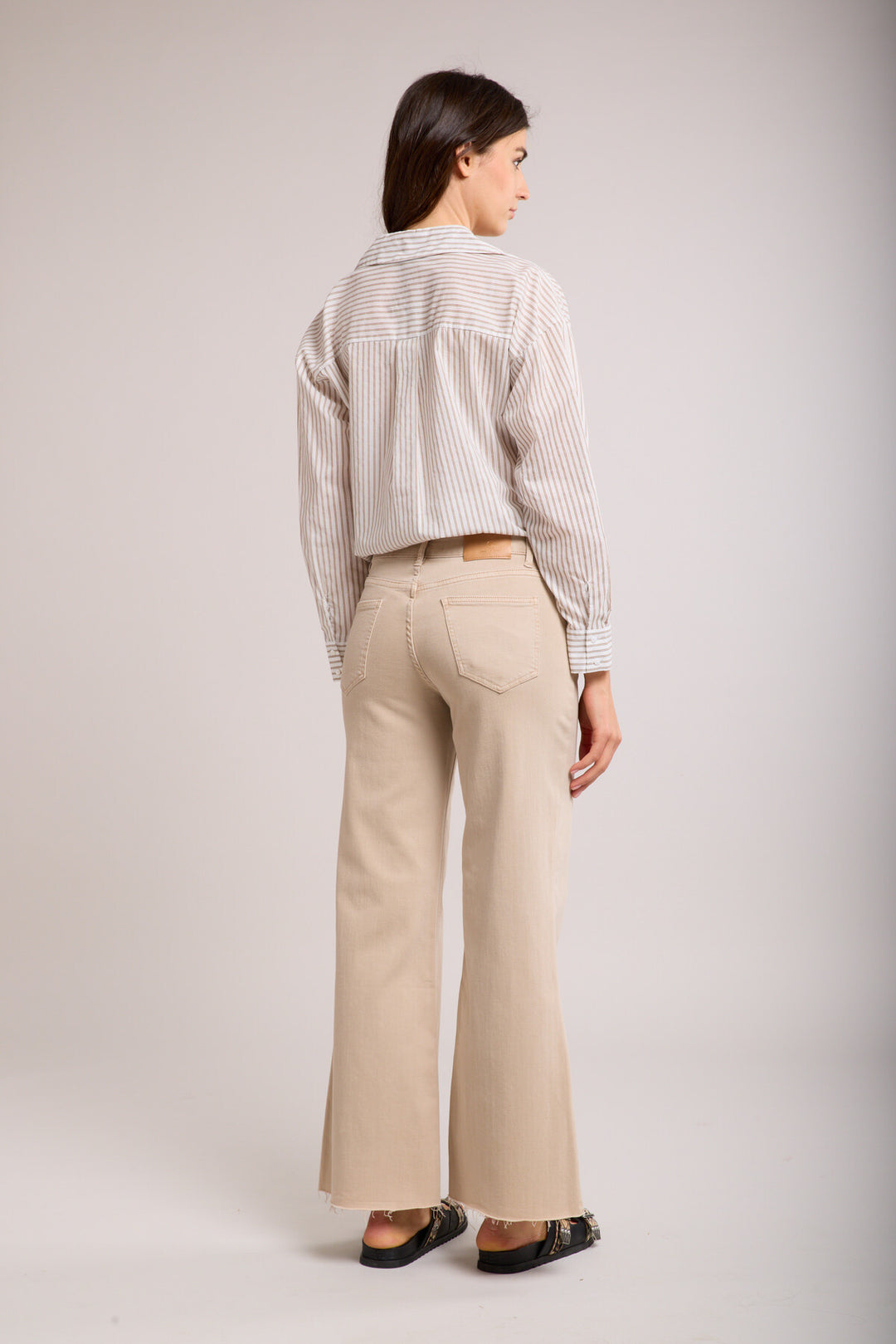 ANNIE - Cropped Flared Jeans - Beige