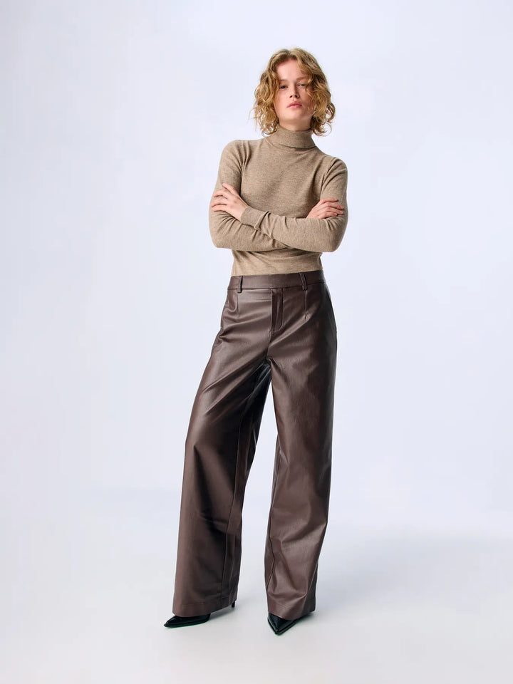 LISA Wide - Coated Pants - Seal Brown