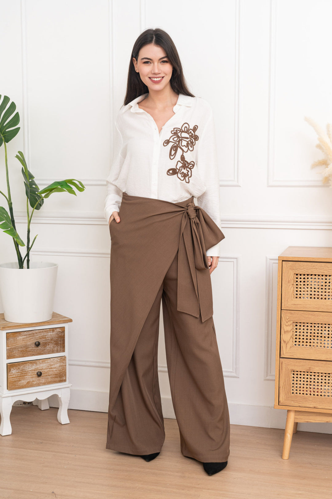 SELECTED BY KABARE - Adele - Vida byxor med omlottfront - Brun