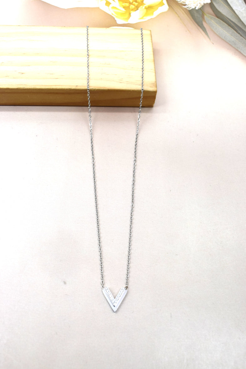 V - Necklace - Silver